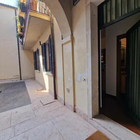 Anastasia - Piazza Erbe Center 아파트 베로나