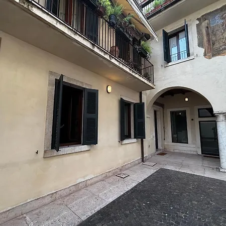 Anastasia - Piazza Erbe Center *